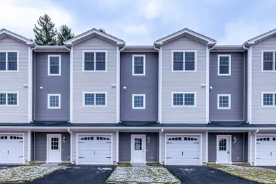 44 Dean St #302