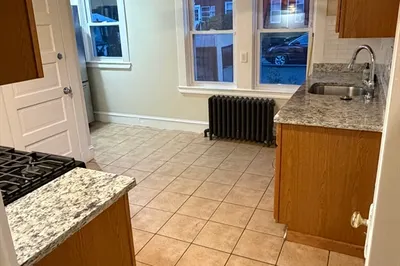 594 South St #1 1