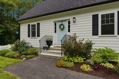 24 Locust St 1