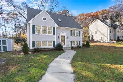 231 Thurber Ave 1