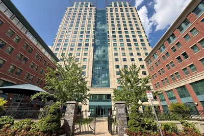 1 Nassau St #1705