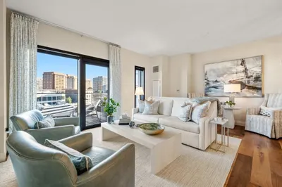 300 Pier 4 Blvd #6L