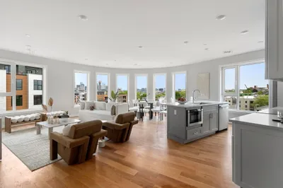 267 Old Colony Ave #604