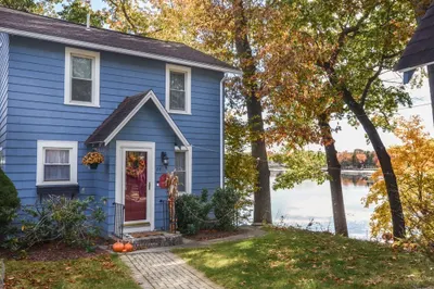 84 Lakeside Dr 1