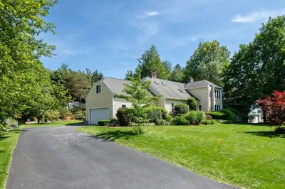 4 Fieldstone Dr 1