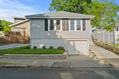 42 Plover Rd 1