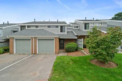 9 Orangewood Dr #9