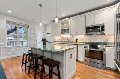 38 Mount Vernon St #1