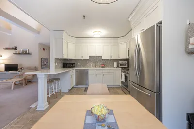 124 Tennis Plaza #8 1