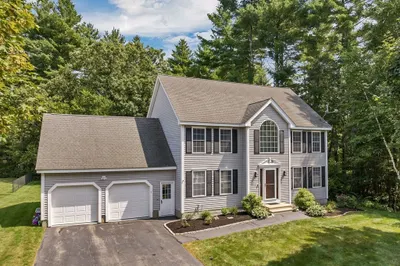 4 Sunblaze Dr 1