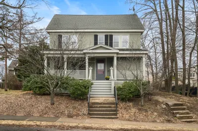 52 Hillside Road 1