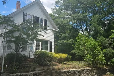 16 Columbia Ave 1