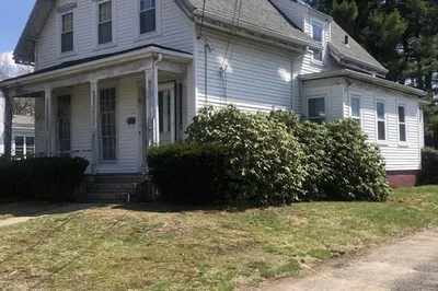 61 Maple Ave