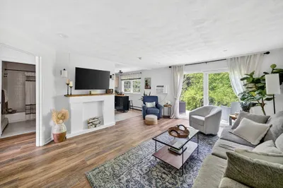 60 Edgelawn Ave #5
