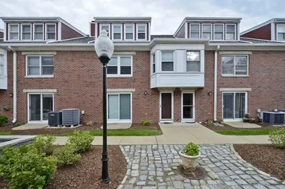 142 Quincy Shore Dr #142 1