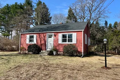 18 Northway Dr