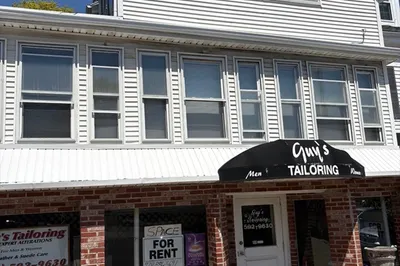 208 Humphrey St 1