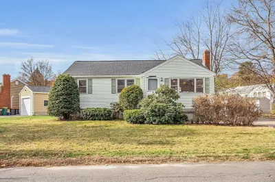 16 Carroll Rd