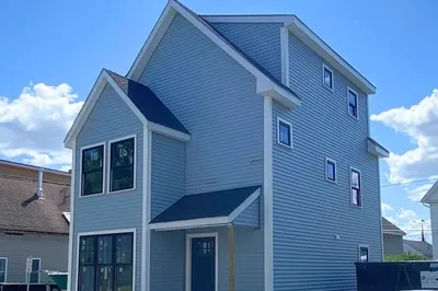 17 Lodi St
