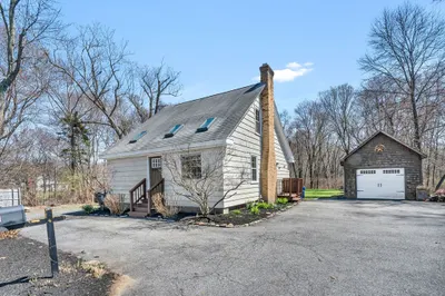 478 Fall River Ave 1
