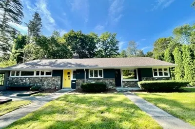 567 Salisbury Street 1