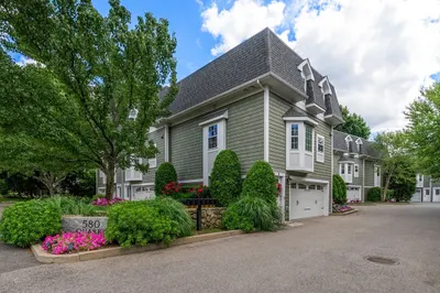 580 Quarry Street #4 1