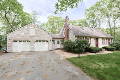 61 Old Farm Rd