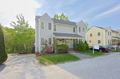 460 Plantation St 1