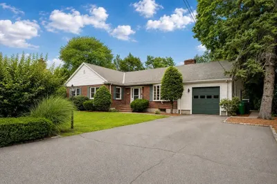 56 Brookdale Rd 1