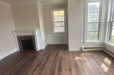 1534 Main St #1R 1