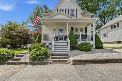 6 Anderson Avenue