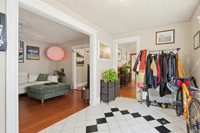 15 Golden Ave ##1 1