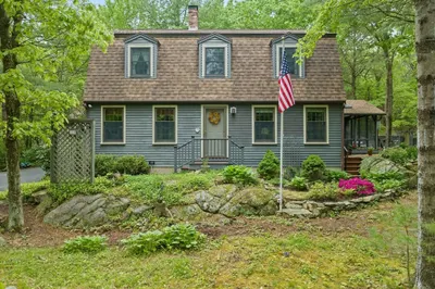 113 Old Essex Rd 1
