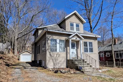 1309 Pleasant St