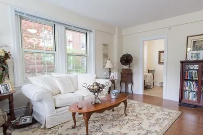 1401 Beacon St #208