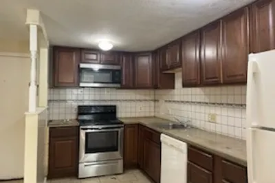 770 Cummins Hwy #11 1