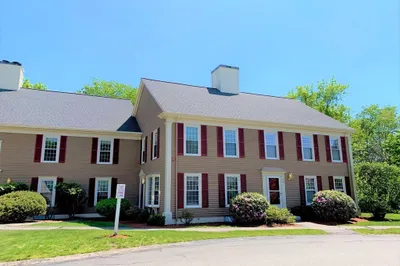 32 Essex Green Lane #32 1
