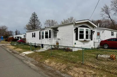 31 Mobile Home Way 1