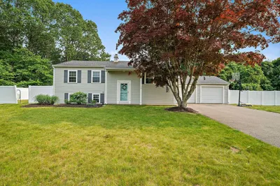 16 Chandler Dr