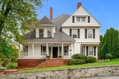 56 Fairmount St 1
