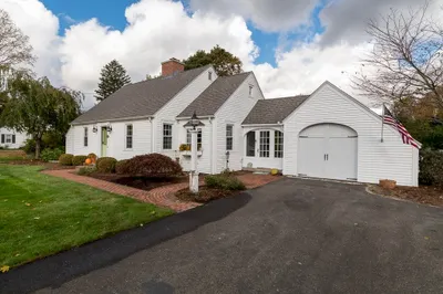 15 Hunting Ln 1