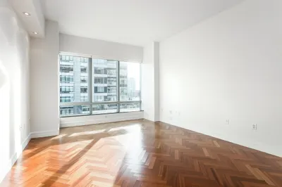 1 Avery St #18C