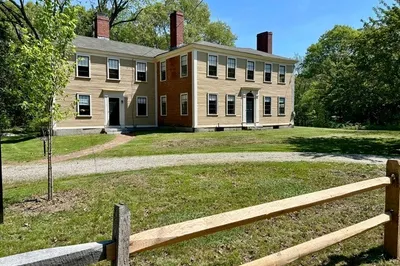 200 North Great Rd 1