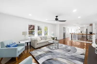 99 Pond St 1