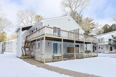 70 Cape Dr #8C 1
