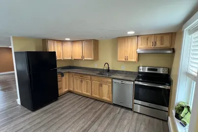 51 Moore Rd #2