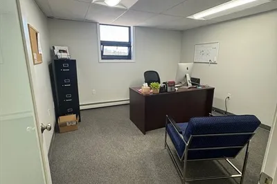 25 Commercial Dr #27 1
