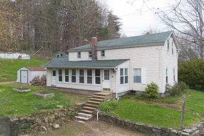 39 Fiskdale Rd 1