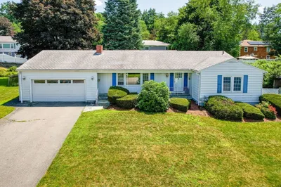 17 Briar Rd
