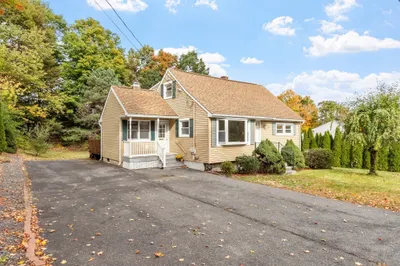 3 Meadowbrook Dr 1